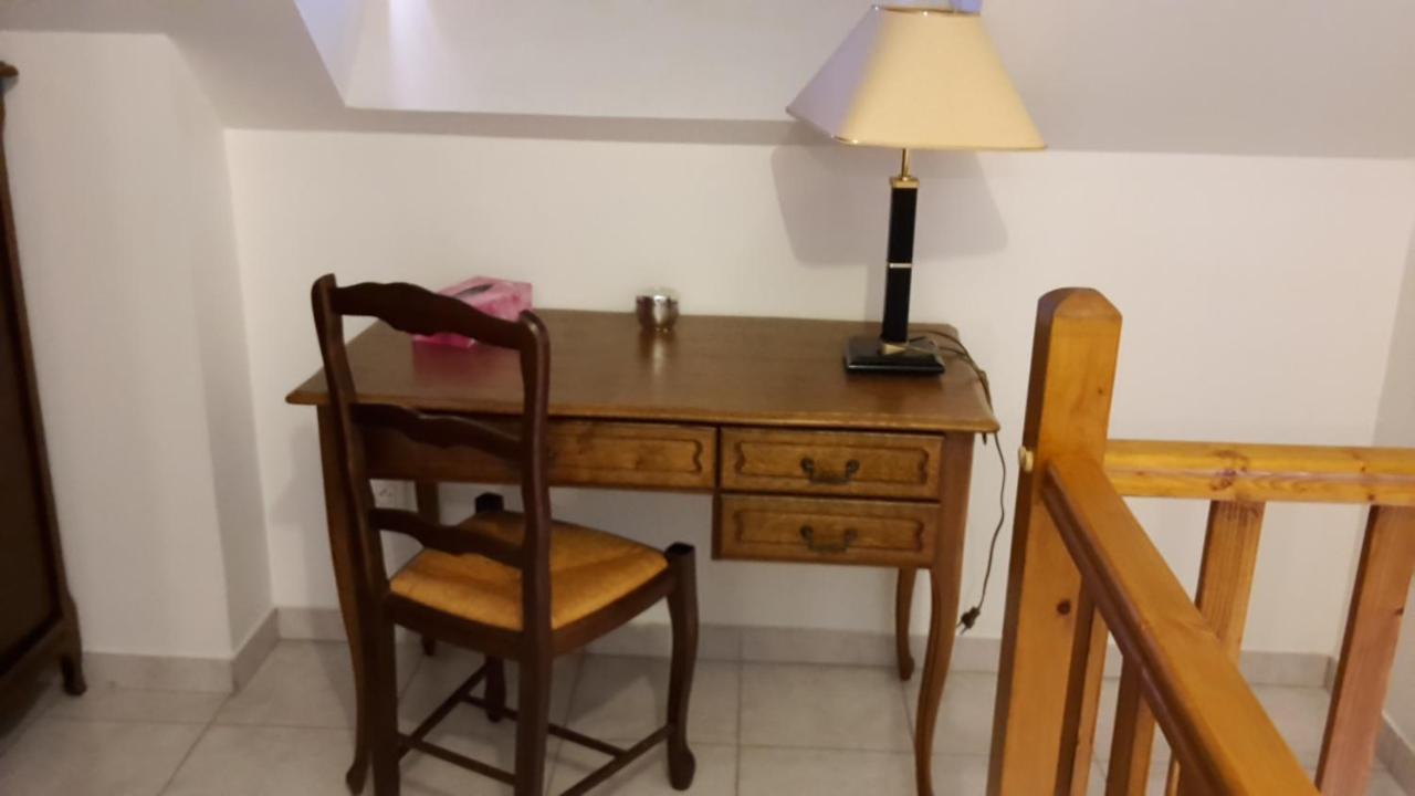 Appartement Chez Nous -Parking Gratuit Et Wifi A Vierzon Extérieur photo